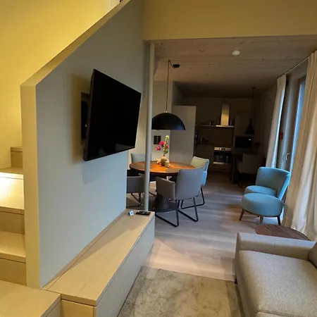 Reetlodge Fleesensee * Göhren-Lebbin