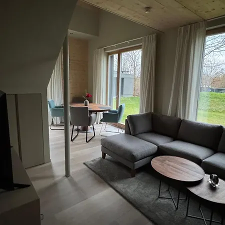 Reetlodge Fleesensee Ferienhaus Göhren-Lebbin