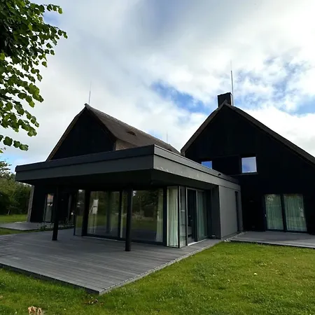 Reetlodge Fleesensee Ferienhaus Göhren-Lebbin